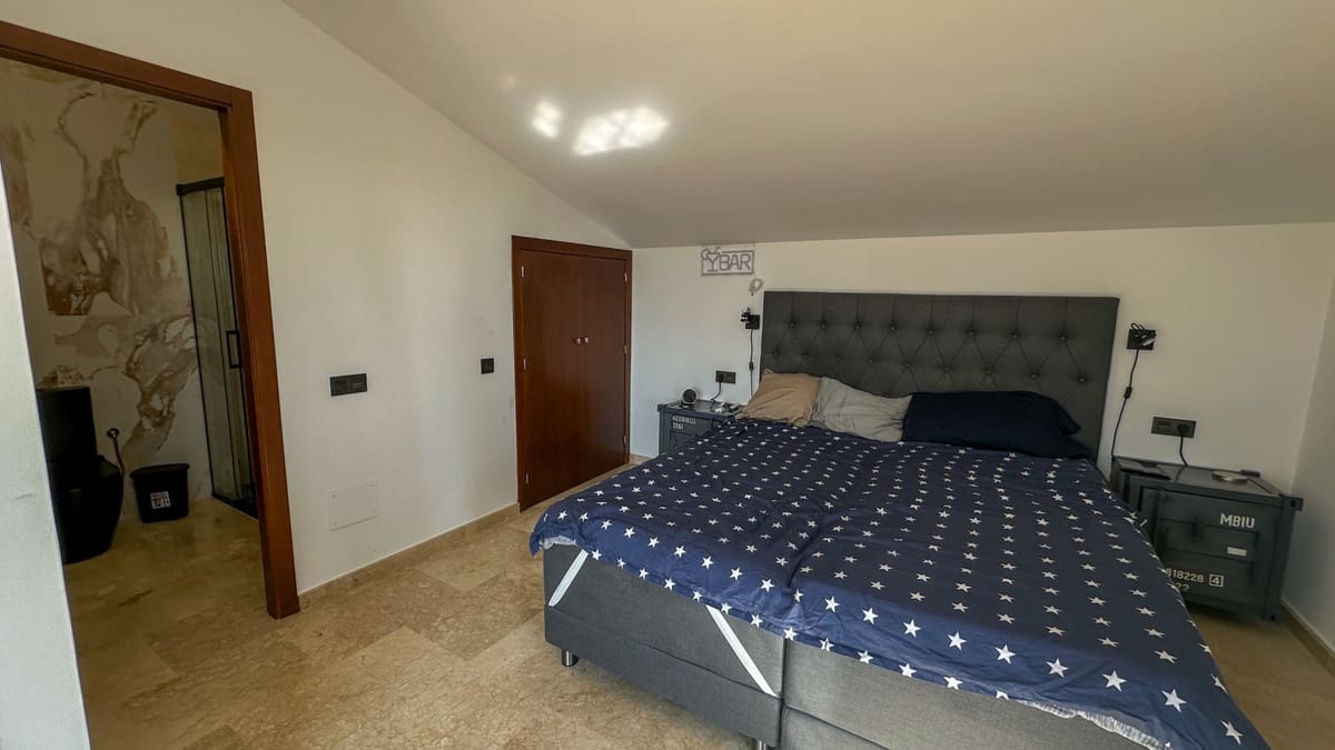 3 soverom Hus til salgs i Villamartin med svømmebasseng garasje - € 319 000 (Ref: 9801009)