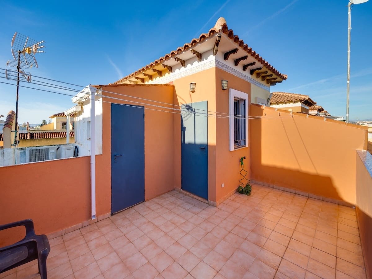 2 soverom Hus til salgs i Torrevieja med svømmebasseng - € 160 000 (Ref: 9801011)