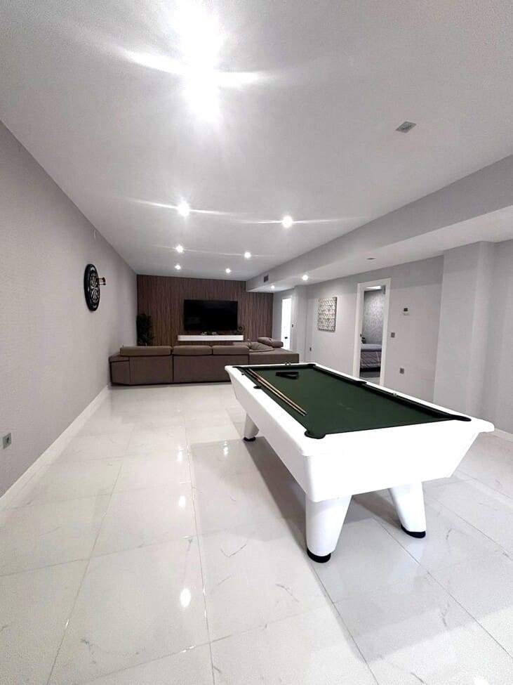 Chalet de 5 habitaciones en Villamartin en venta con piscina garaje - 699.000 € (Ref: 9804060)