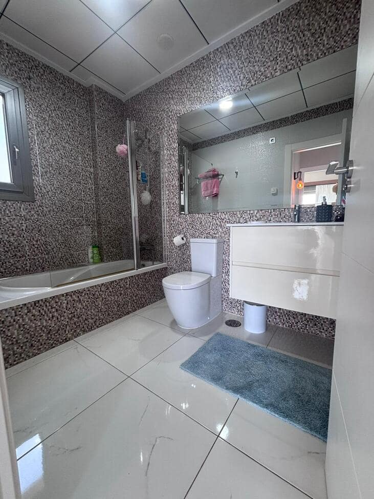 Chalet de 5 habitaciones en Villamartin en venta con piscina garaje - 699.000 € (Ref: 9804060)