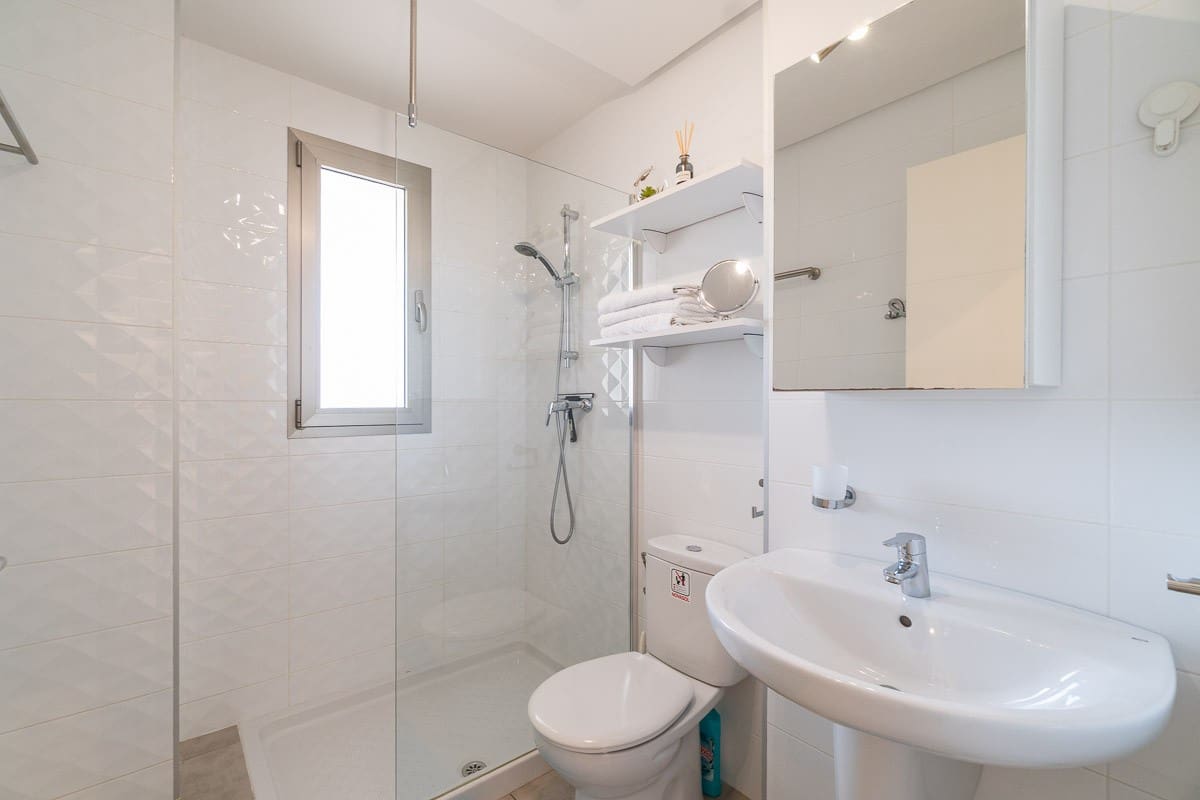 Apartamento de 2 habitaciones en Villamartin en venta con piscina garaje - 220.000 € (Ref: 9804062)