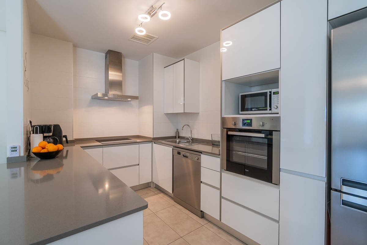 Apartamento de 2 habitaciones en Villamartin en venta con piscina garaje - 220.000 € (Ref: 9804062)