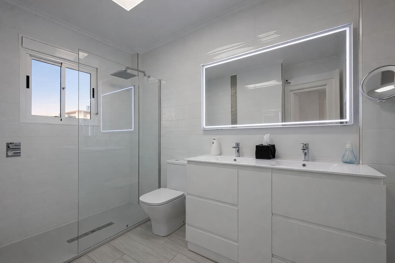 Casa de 2 habitaciones en La Zenia en venta con piscina - 230.000 € (Ref: 9805887)