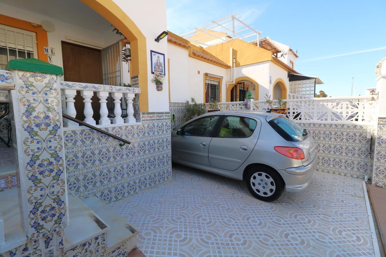 2 bedroom Townhouse for sale in El Limonar with pool - € 168,000 (Ref: 9805897)
