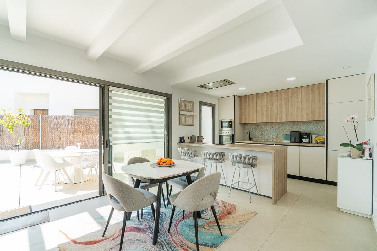 3 makuuhuone Huvila myytävänä paikassa Villamartin mukana uima-altaan - 524 900 € (Ref: 9807553)