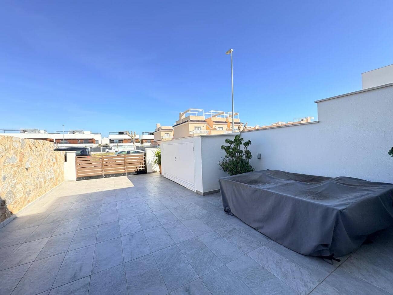 3 bedroom Apartment for sale in Torre de la Horadada with pool garage - € 359,000 (Ref: 9811123)