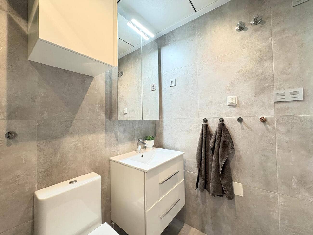 3 bedroom Apartment for sale in Torre de la Horadada with pool garage - € 359,000 (Ref: 9811123)