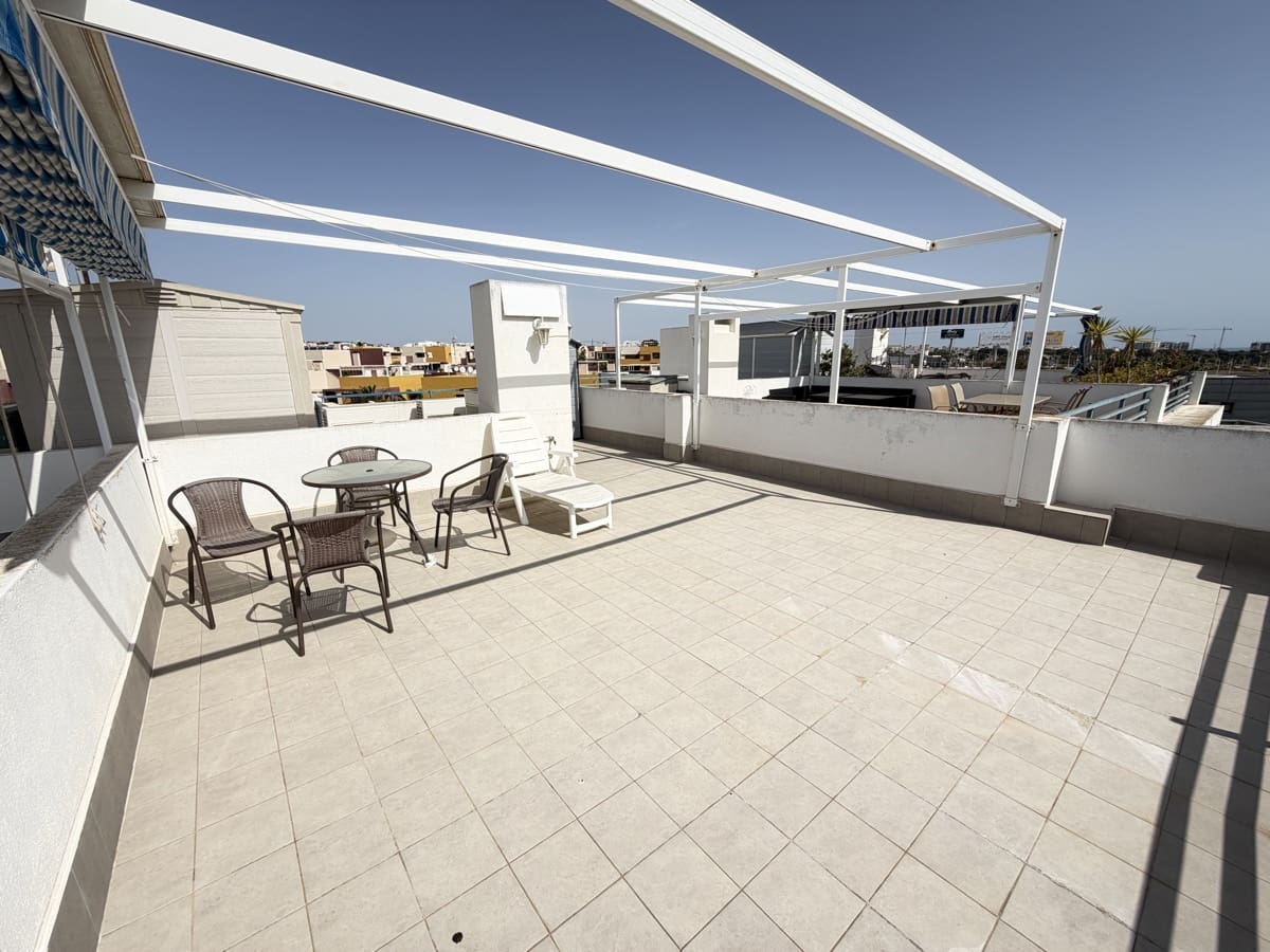 2 quarto Penthouse para venda em Playa Flamenca com piscina - 225 000 € (Ref: 9812498)
