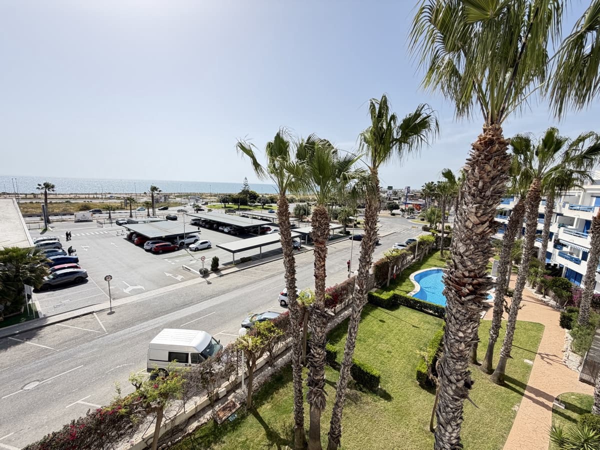 2 quarto Penthouse para venda em Playa Flamenca com piscina - 225 000 € (Ref: 9812498)