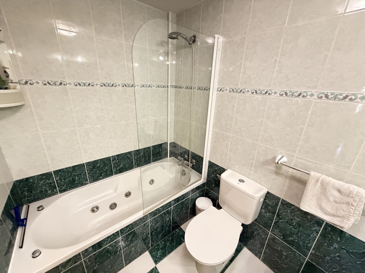 Apartamento de 2 habitaciones en La Zenia en venta con piscina - 199.999 € (Ref: 9812499)