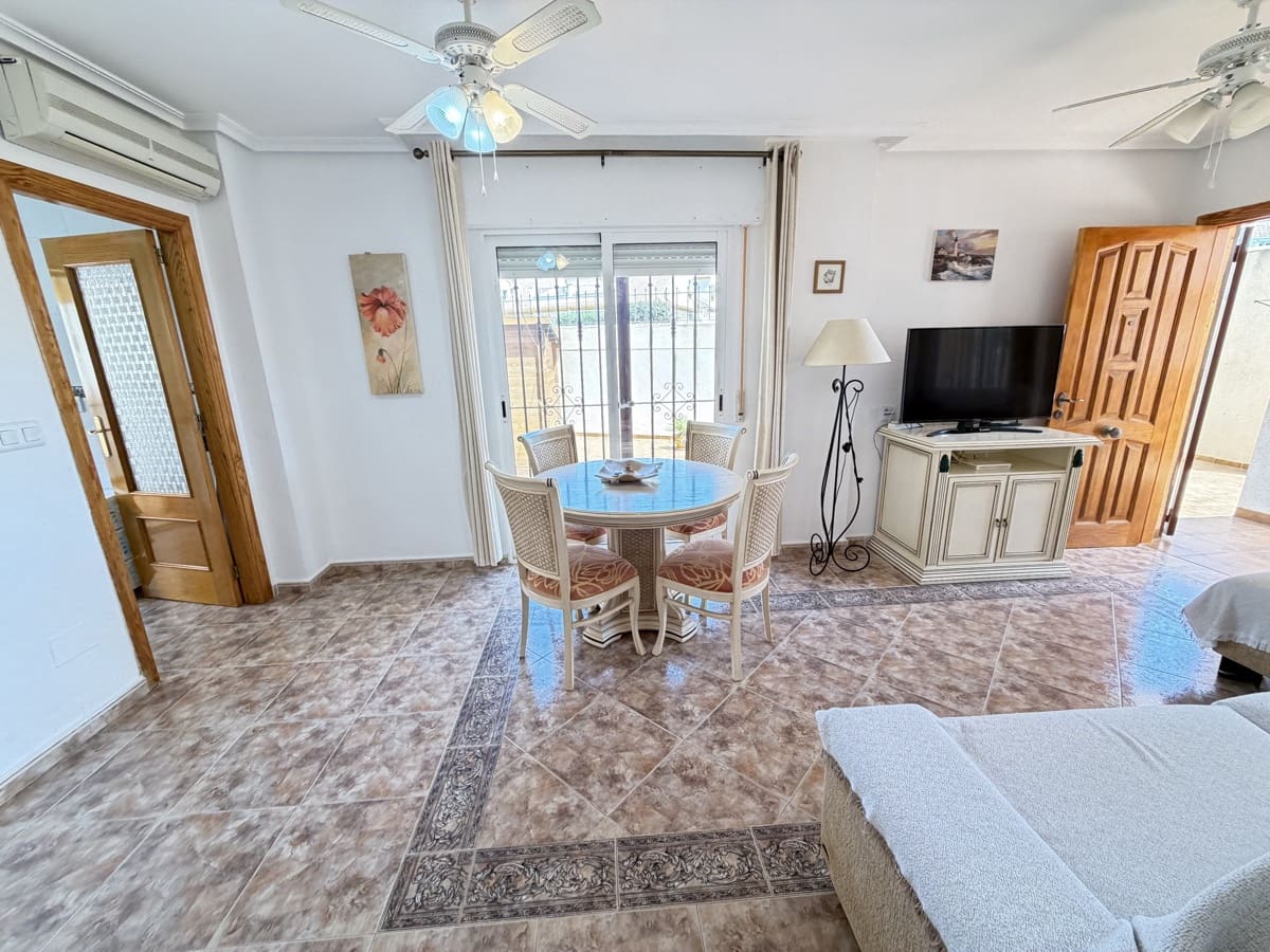 Apartamento de 2 habitaciones en La Zenia en venta con piscina - 199.999 € (Ref: 9812499)
