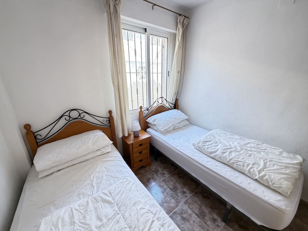 Apartamento de 2 habitaciones en La Zenia en venta con piscina - 199.999 € (Ref: 9812499)