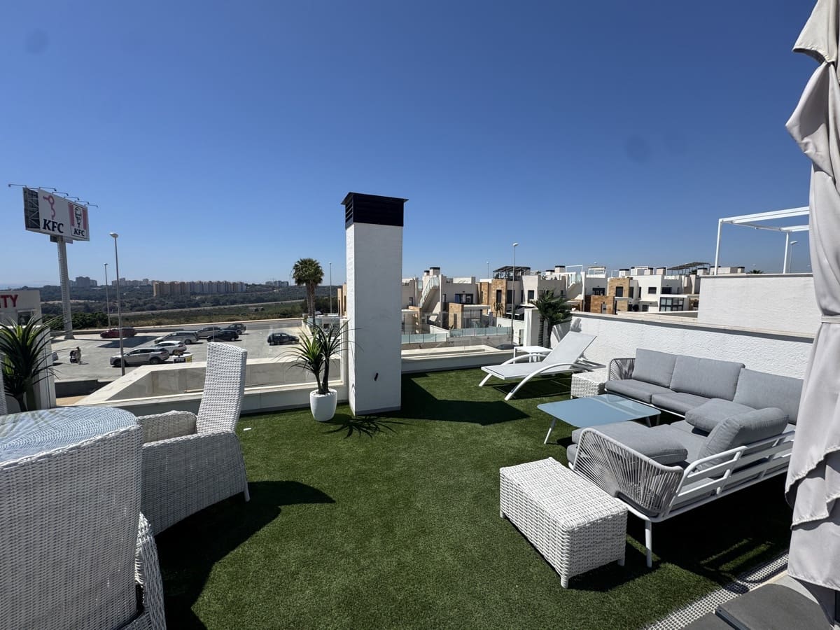 4 camera da letto Villa in vendita in Cabo Roig con piscina - 635.000 € (Rif: 9812500)