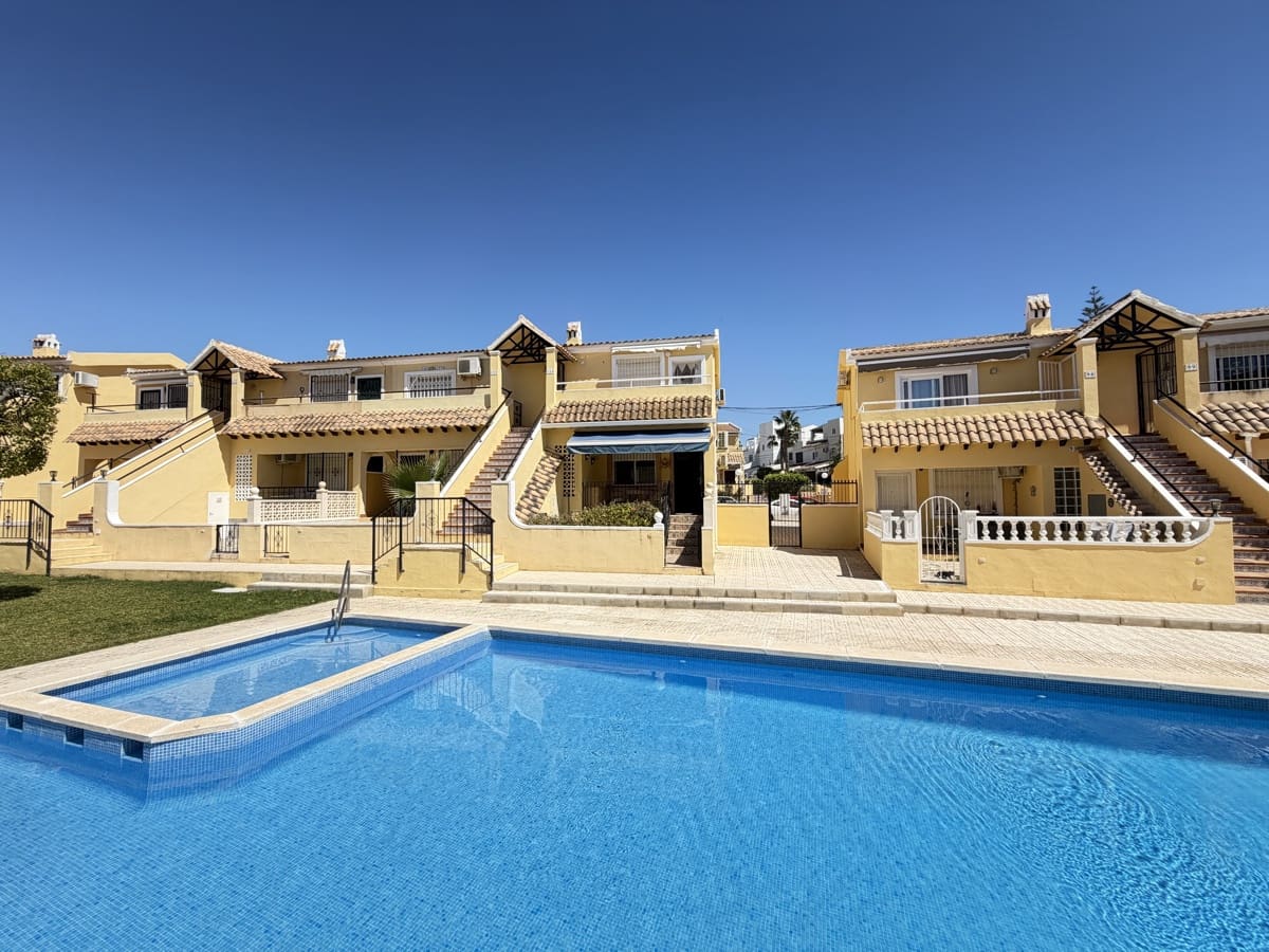2 sovrum Lägenhet till salu i Villamartin med pool - 159 995 € (Ref: 9812502)