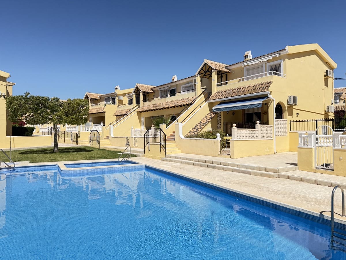2 sovrum Lägenhet till salu i Villamartin med pool - 159 995 € (Ref: 9812502)
