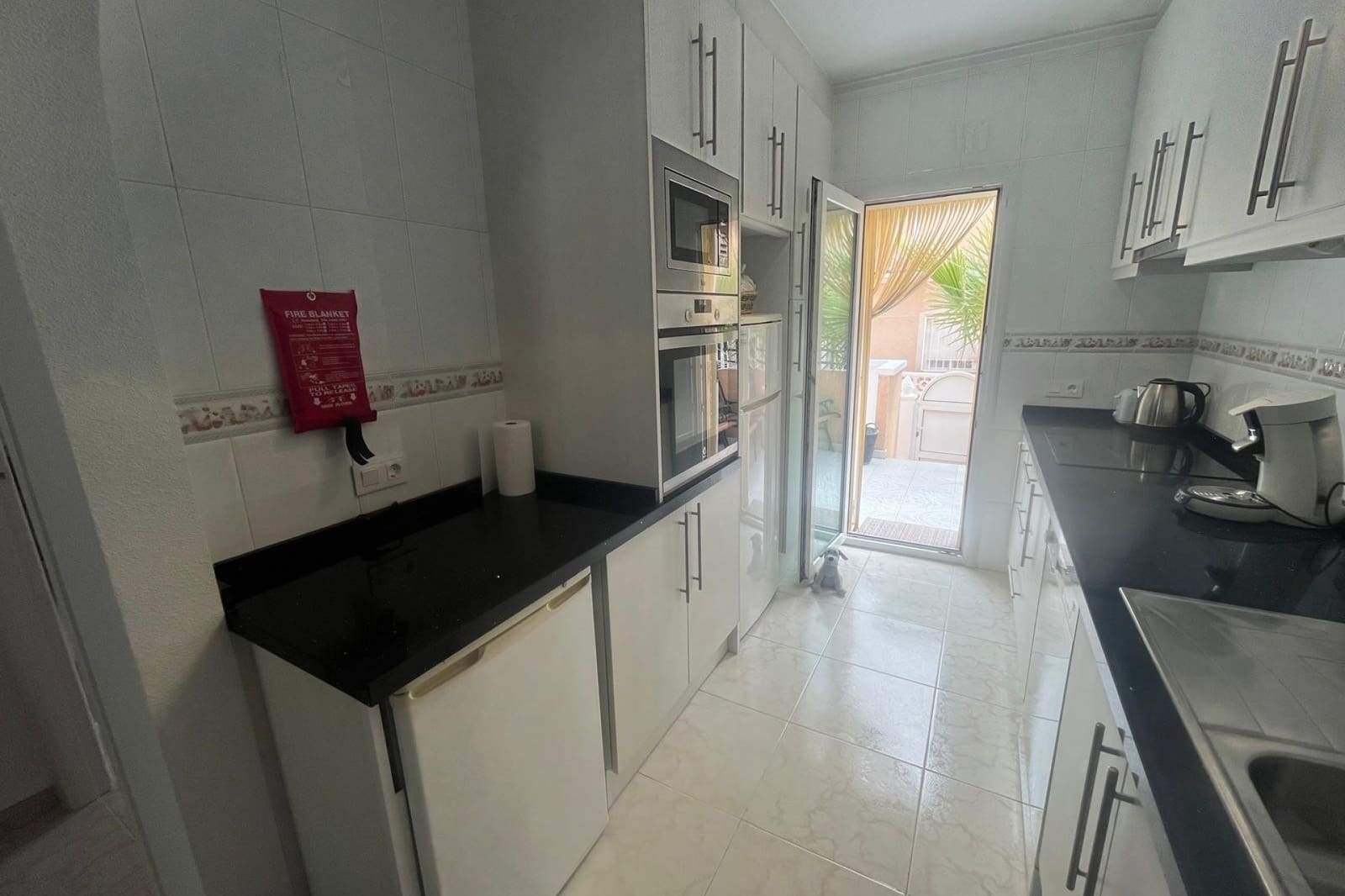 2 slaapkamer Huis te koop in Dona Pepa met zwembad - € 198.000 (Ref: 9812505)