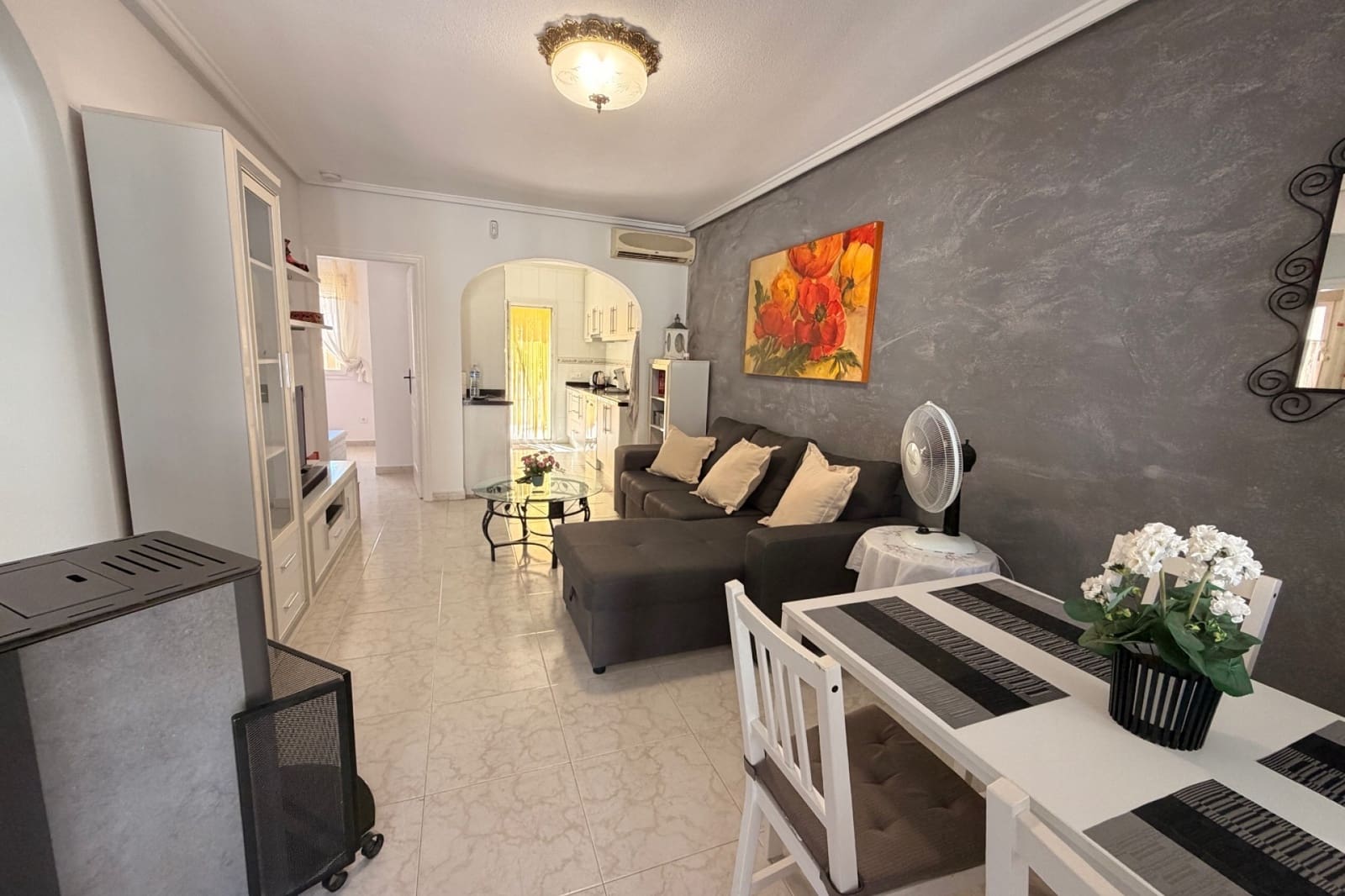 2 slaapkamer Huis te koop in Dona Pepa met zwembad - € 198.000 (Ref: 9812505)