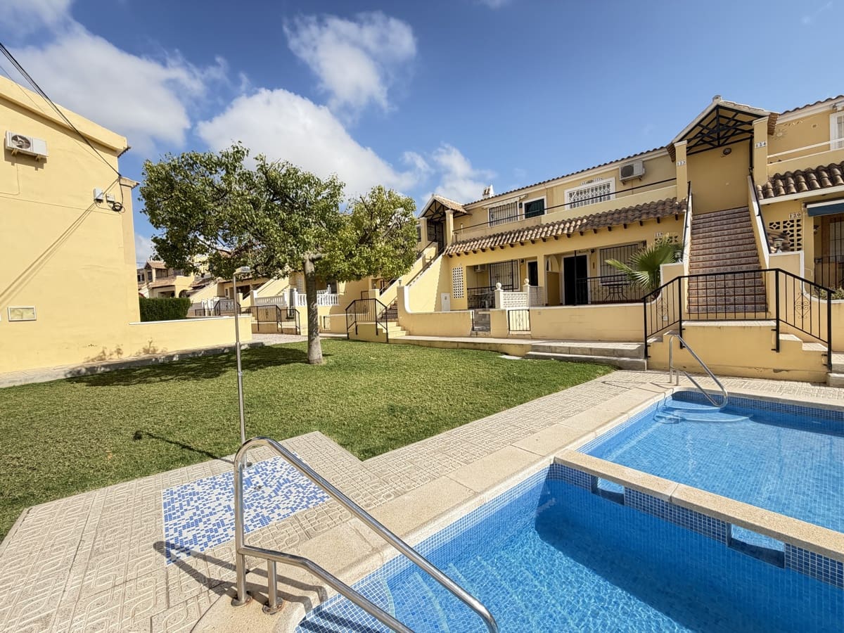 2 soverom Leilighet til salgs i Villamartin med svømmebasseng - € 159 995 (Ref: 9812509)