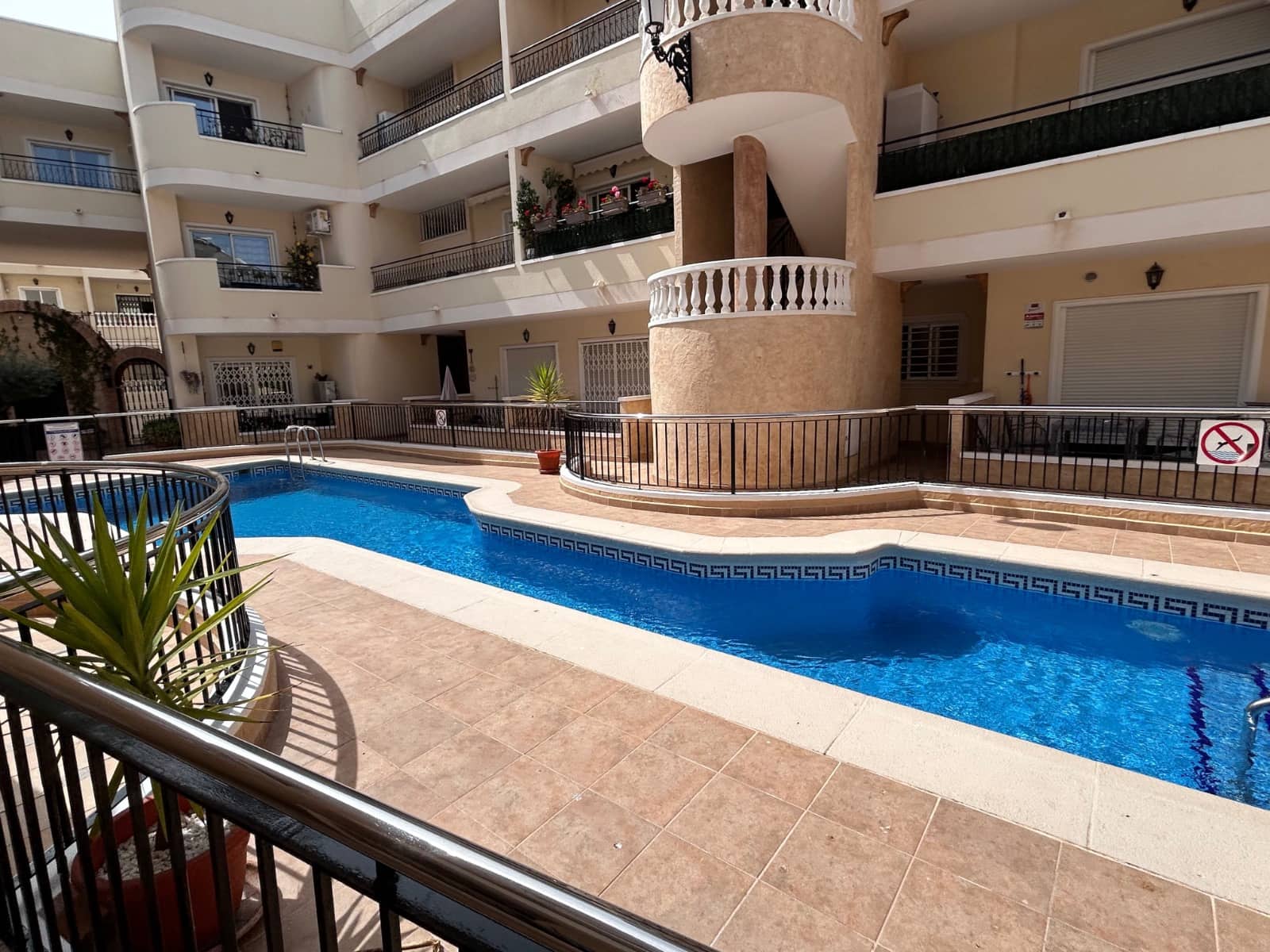 2 slaapkamer Penthouse te koop in Jacarilla met zwembad garage - € 108.000 (Ref: 9812513)