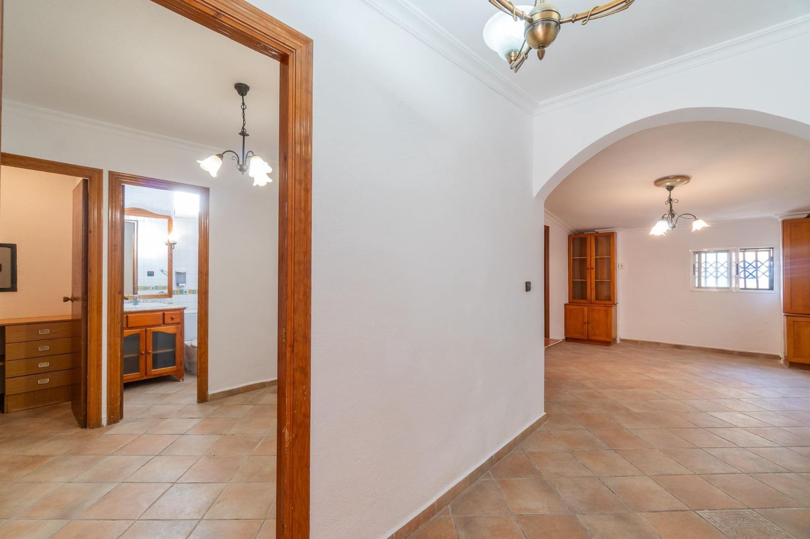 4 soverom Villa til salgs i Torrevieja med svømmebasseng garasje - € 449 000 (Ref: 9888414)