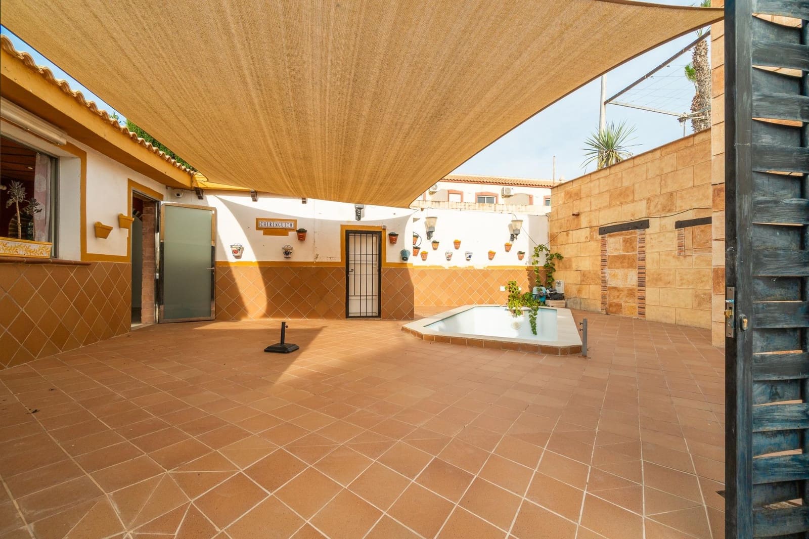 4 soverom Villa til salgs i Torrevieja med svømmebasseng garasje - € 449 000 (Ref: 9888414)