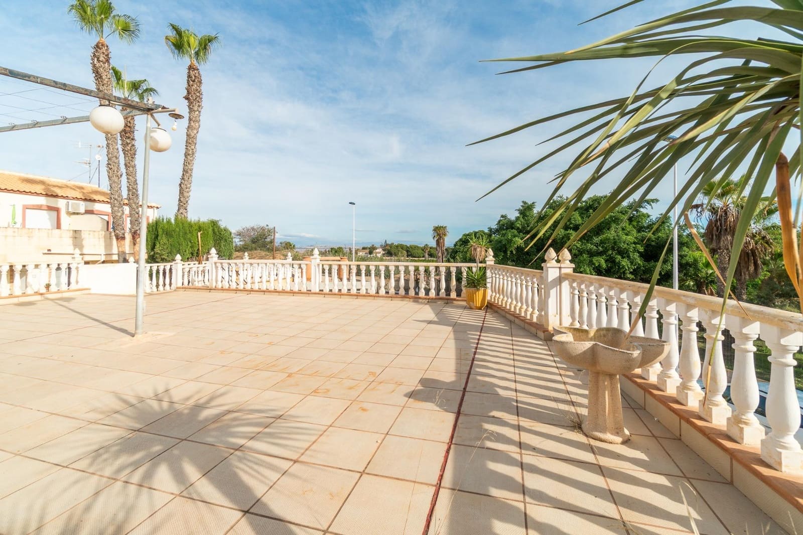 4 soverom Villa til salgs i Torrevieja med svømmebasseng garasje - € 449 000 (Ref: 9888414)