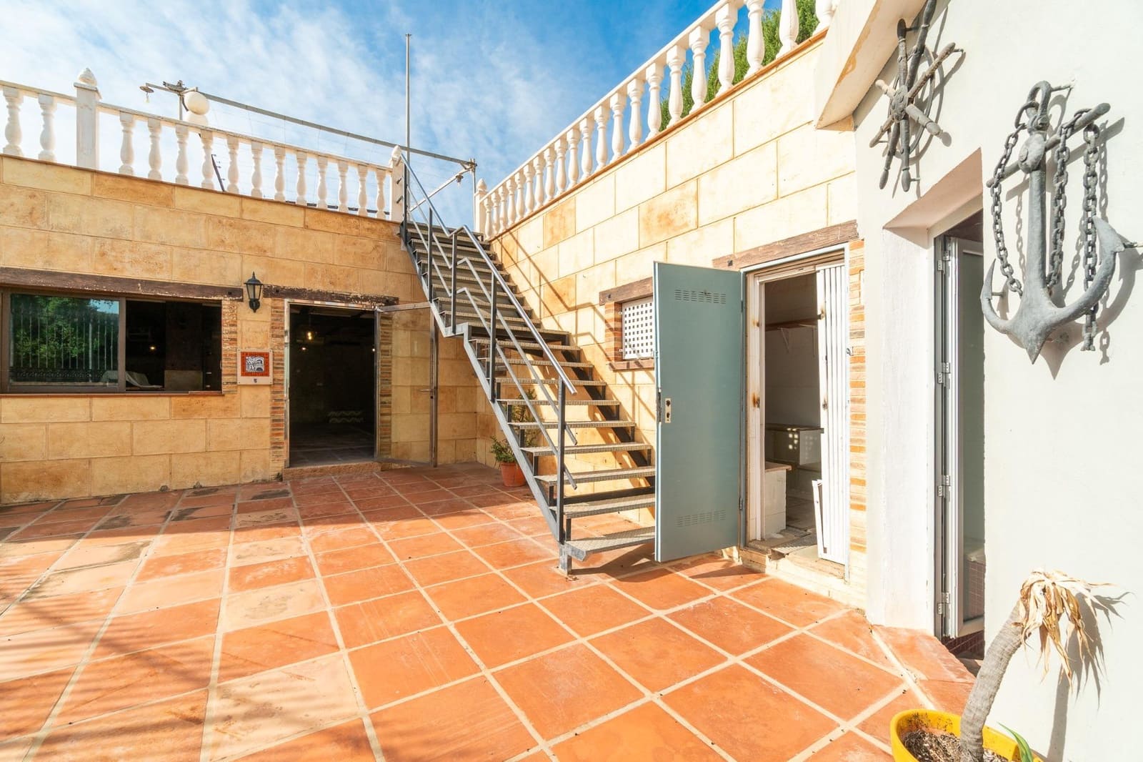 4 soverom Villa til salgs i Torrevieja med svømmebasseng garasje - € 449 000 (Ref: 9888414)