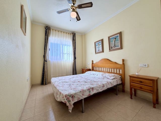 Apartamento de 2 habitaciones en Nueva Torrevieja, Torrevieja en venta con piscina garaje - 157.500 € (Ref: 9888418)