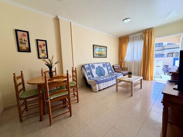 Apartamento de 2 habitaciones en Nueva Torrevieja, Torrevieja en venta con piscina garaje - 157.500 € (Ref: 9888418)