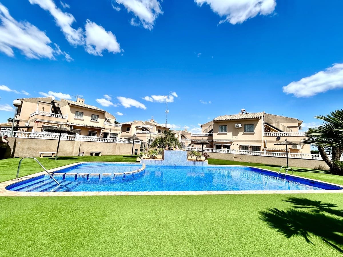 2 soveværelse Lejlighed til salg i Villamartin med swimmingpool garage - € 159.950 (Ref: 9891542)