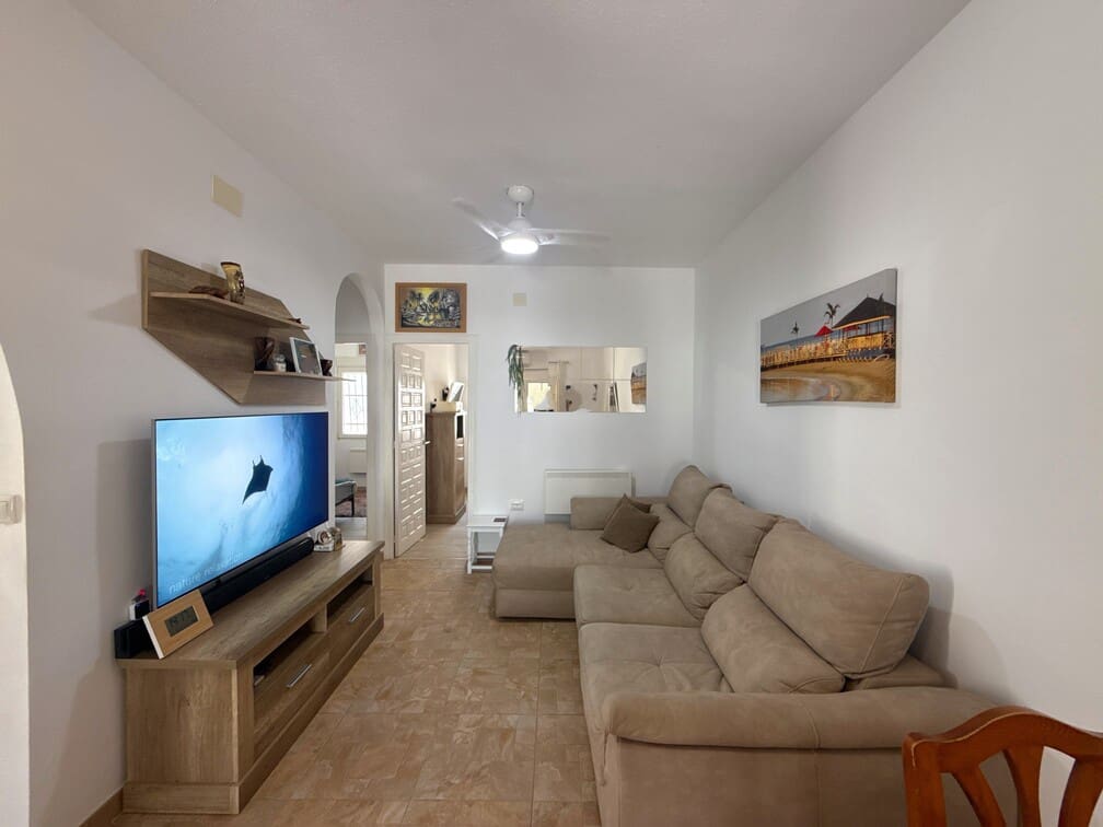 2 makuuhuone Omakotitalo myytävänä paikassa Villamartin mukana uima-altaan - 209 950 € (Ref: 9900712)