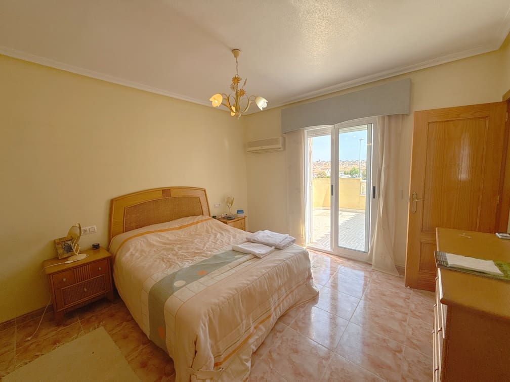 3 slaapkamer Villa te koop in Cabo Roig met zwembad garage - € 349.950 (Ref: 9900713)