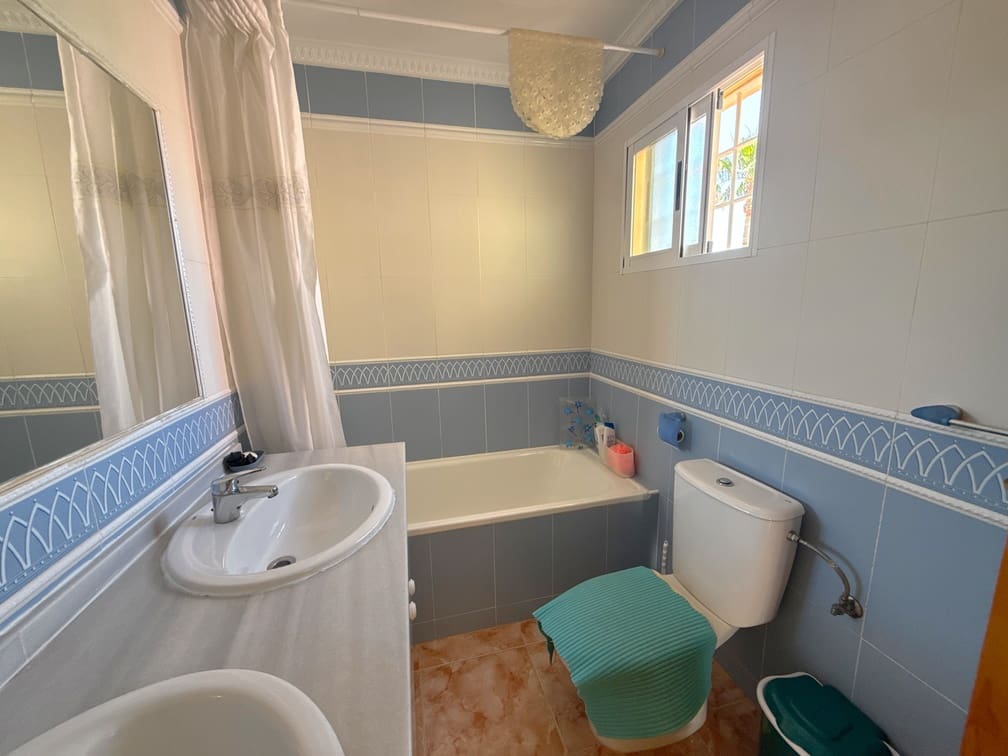 3 slaapkamer Villa te koop in Cabo Roig met zwembad garage - € 349.950 (Ref: 9900713)