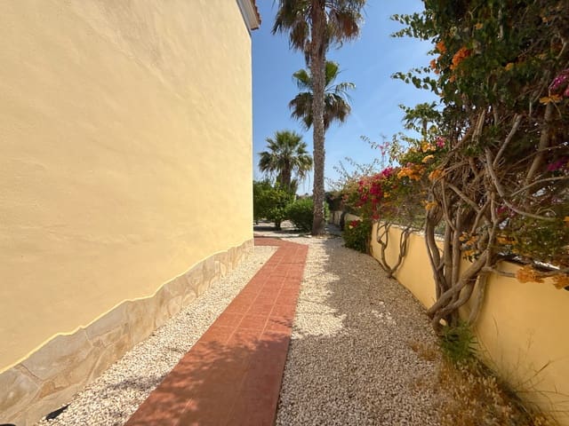 3 slaapkamer Villa te koop in Cabo Roig, Orihuela met zwembad garage - € 349.950 (Ref: 9900713)