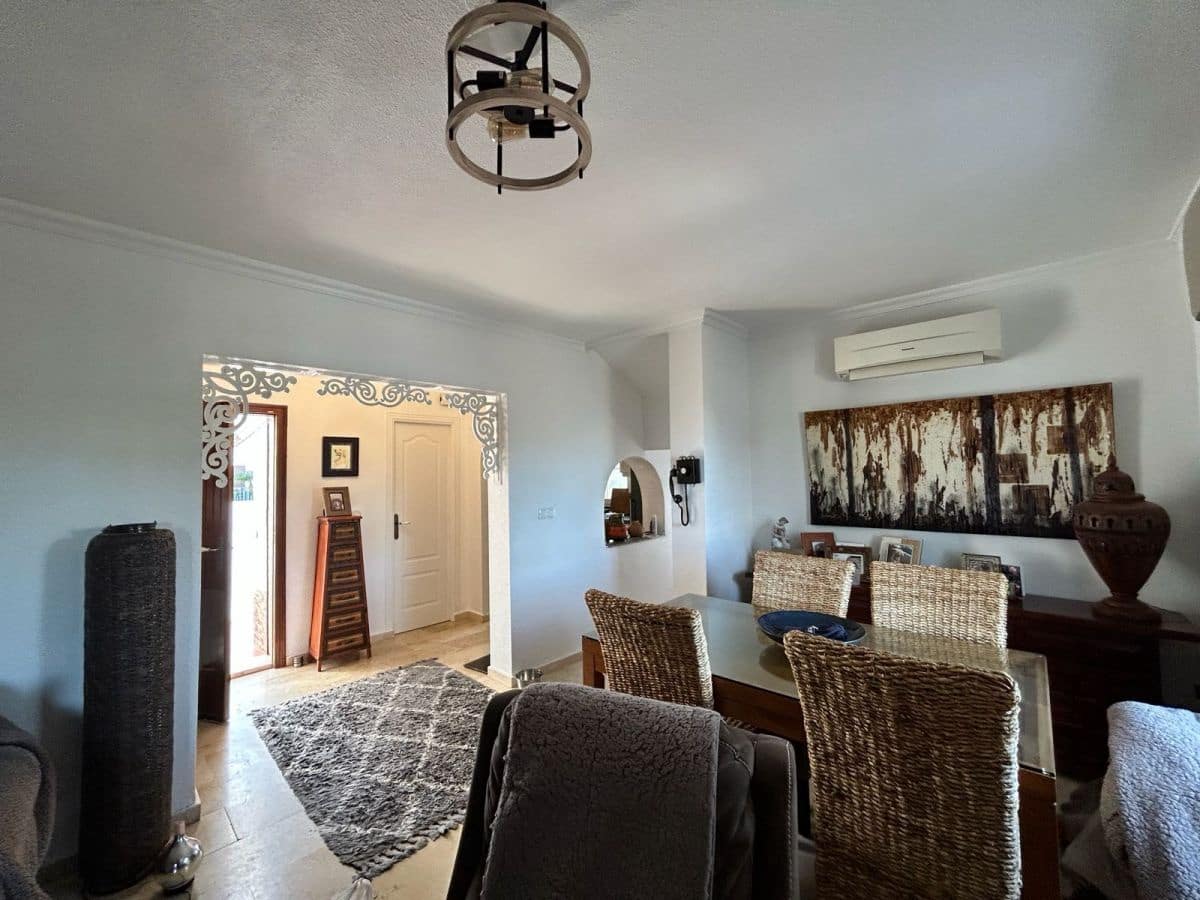 3 sypialnia Willa na sprzedaż w Villamartin z basenem garażem - 325 000 € (Ref: 9900726)
