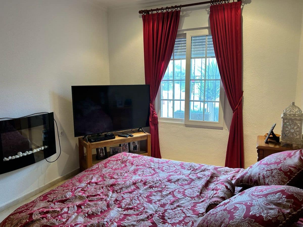 3 sypialnia Willa na sprzedaż w Villamartin z basenem garażem - 325 000 € (Ref: 9900726)