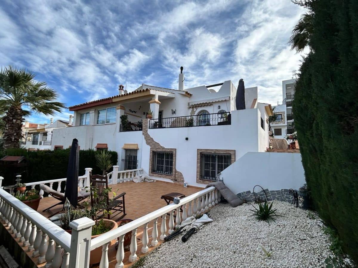 3 sypialnia Willa na sprzedaż w Villamartin z basenem garażem - 325 000 € (Ref: 9900726)