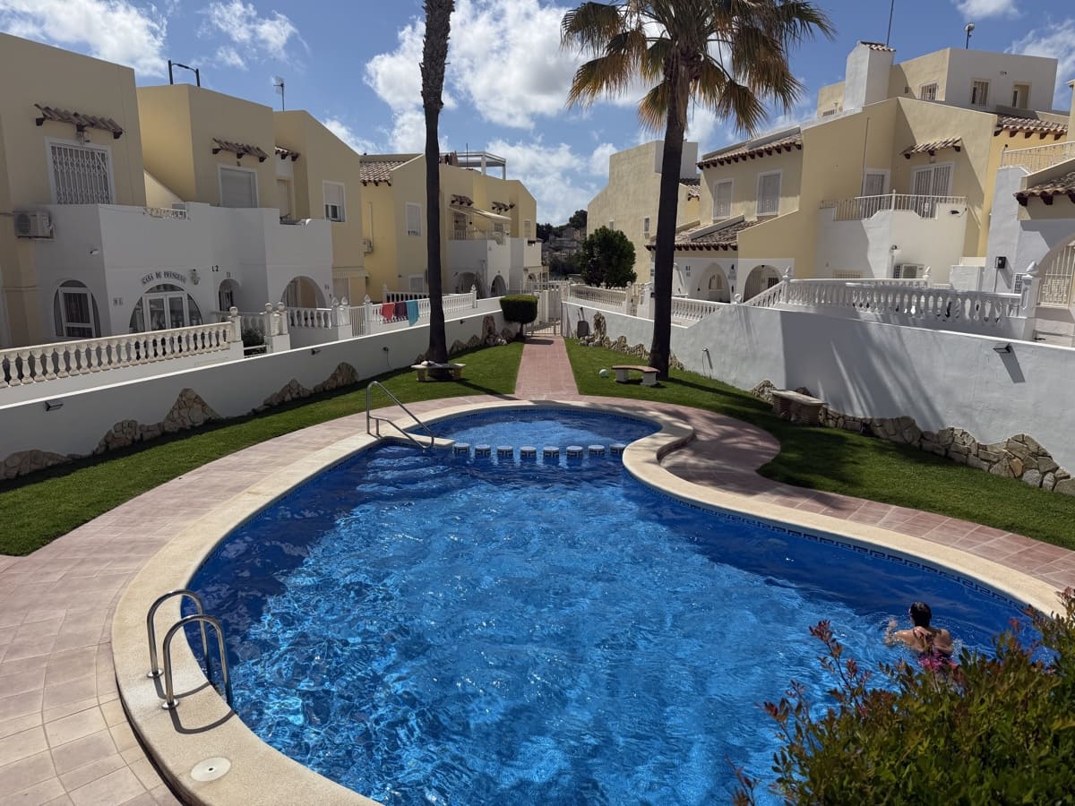 2 Zimmer Penthouse zu verkaufen in Villamartin mit Pool - 189.900 € (Ref: 9906721)