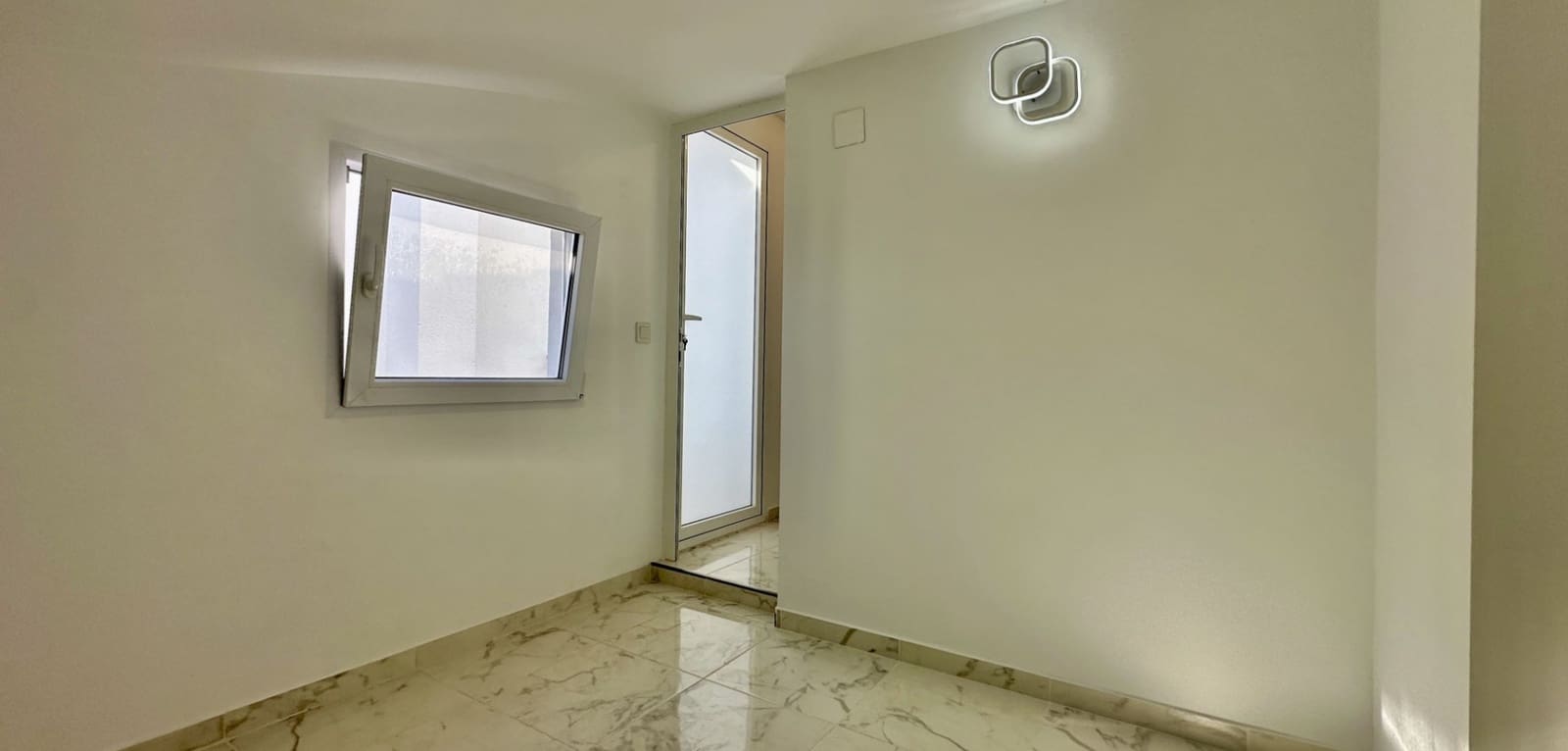 3 quarto Casa em Banda para venda em Torrevieja com piscina - 229 000 € (Ref: 9909963)