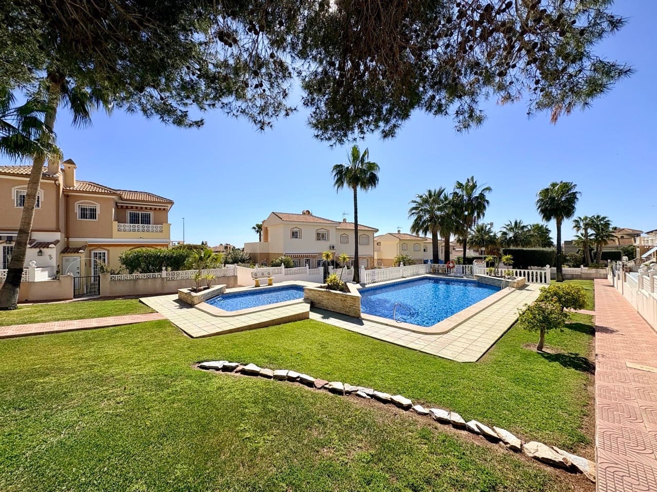 2 slaapkamer Huis te koop in Ciudad Quesada met zwembad - € 185.000 (Ref: 9916381)