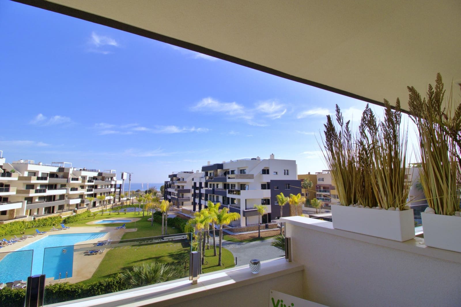 2 slaapkamer Appartement te koop in Playa Flamenca met zwembad - € 368.000 (Ref: 9916382)