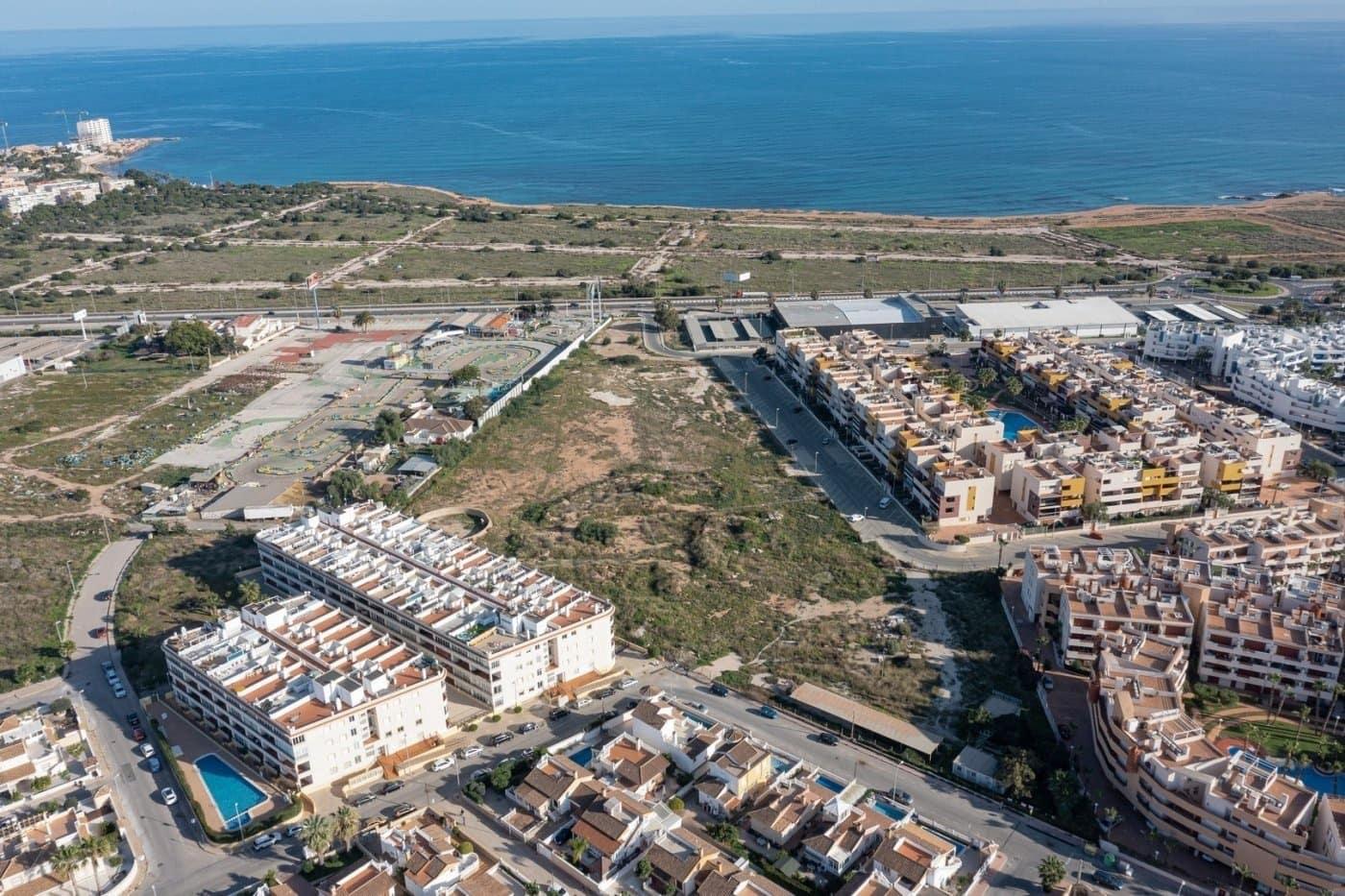 2 slaapkamer Appartement te koop in Playa Flamenca met zwembad - € 368.000 (Ref: 9916382)