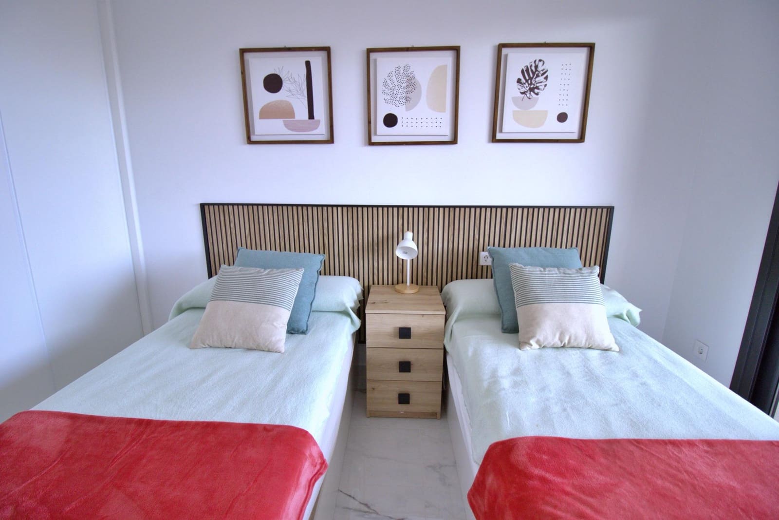 2 slaapkamer Appartement te koop in Playa Flamenca met zwembad - € 368.000 (Ref: 9916382)
