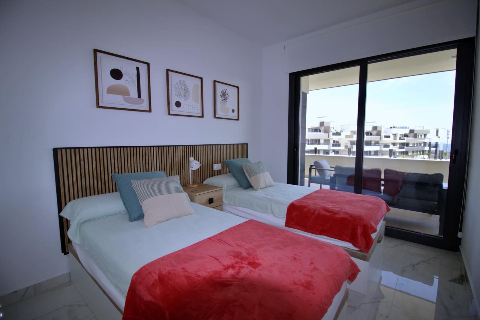 2 slaapkamer Appartement te koop in Playa Flamenca met zwembad - € 368.000 (Ref: 9916382)