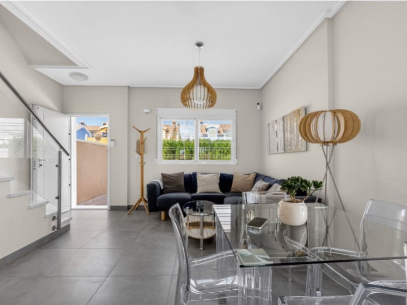 3 sovrum Hus till salu i Cabo Roig med pool garage - 342 000 € (Ref: 9916393)