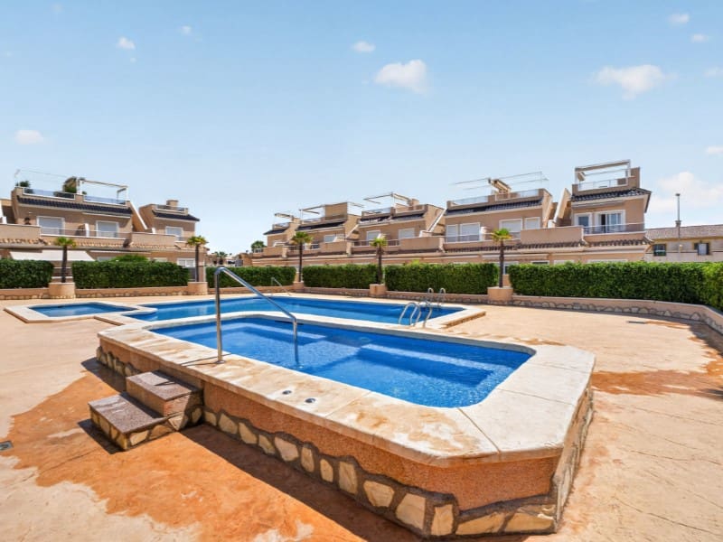 3 sovrum Hus till salu i Cabo Roig med pool garage - 342 000 € (Ref: 9916393)
