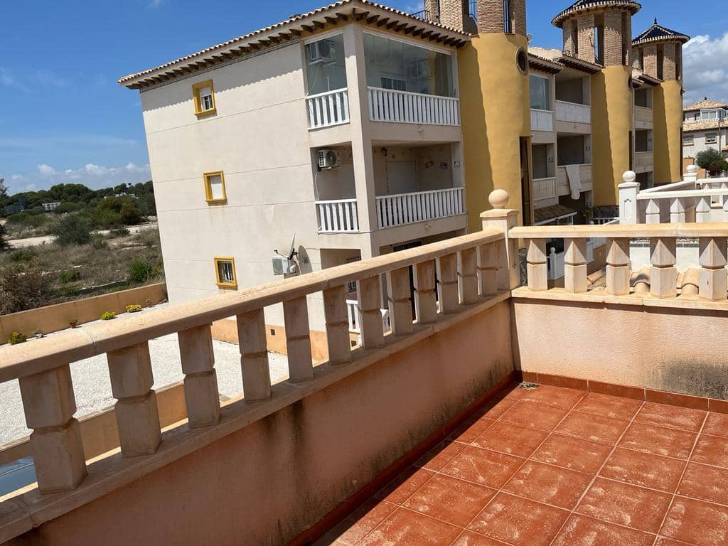 4 makuuhuone Omakotitalo myytävänä paikassa Cabo Roig mukana uima-altaan - 245 000 € (Ref: 9916398)