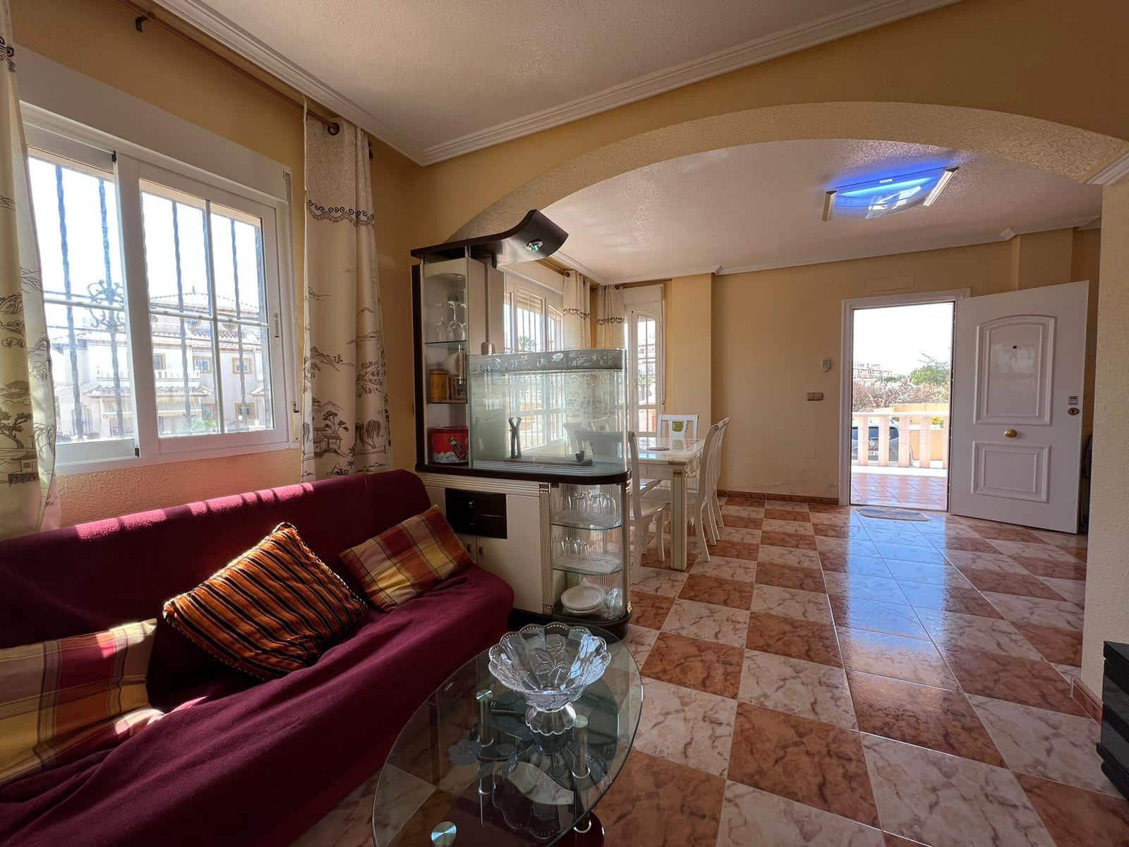 4 makuuhuone Omakotitalo myytävänä paikassa Cabo Roig mukana uima-altaan - 245 000 € (Ref: 9916398)