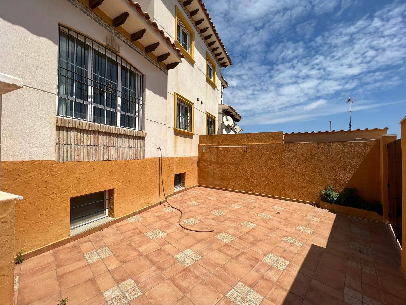 4 makuuhuone Omakotitalo myytävänä paikassa Cabo Roig mukana uima-altaan - 245 000 € (Ref: 9916398)