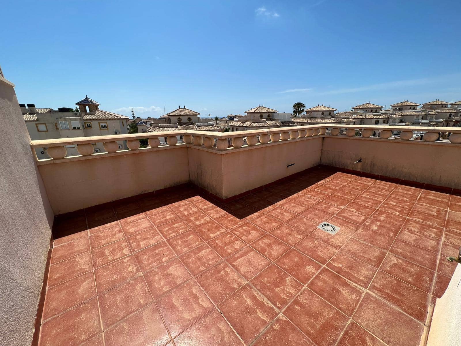 4 makuuhuone Omakotitalo myytävänä paikassa Cabo Roig mukana uima-altaan - 245 000 € (Ref: 9916398)